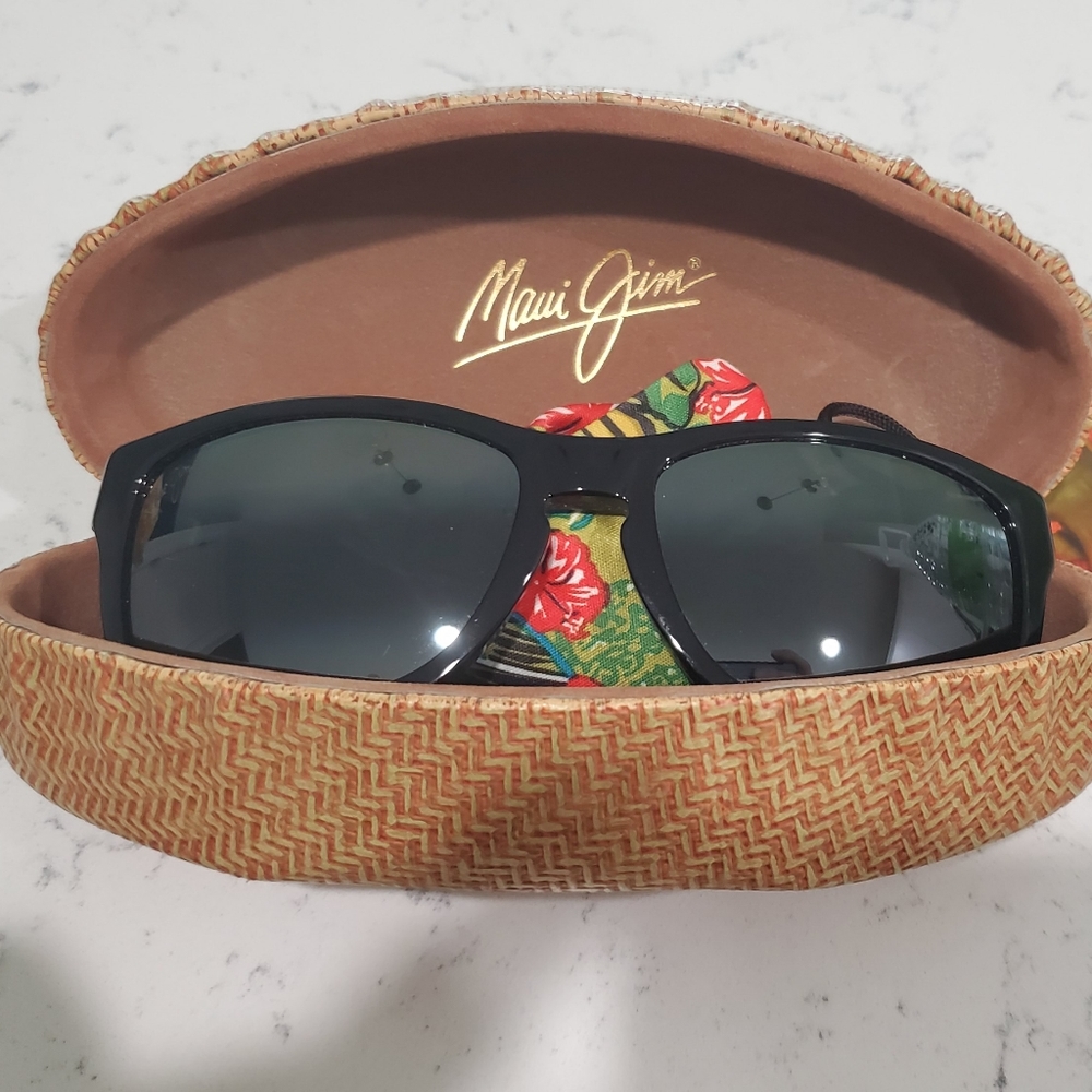 Maui Jim MCGREGOR POINT MJ 291-02 Black Sunglasses Gray Polarized Lenses 58mm